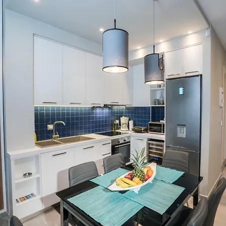 Mediterranean Luxury Apartment *